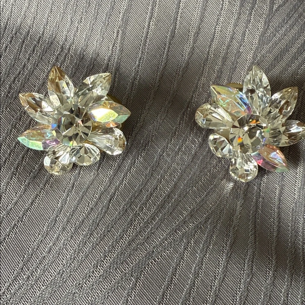 80's Elegant Crystal Floral Earrings - Picture 2 of 5
